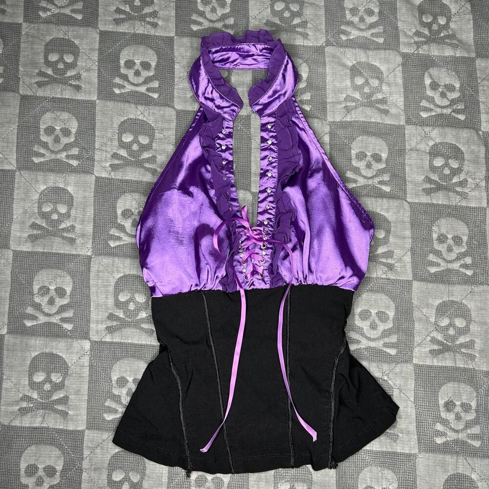 Grunge lace up halter